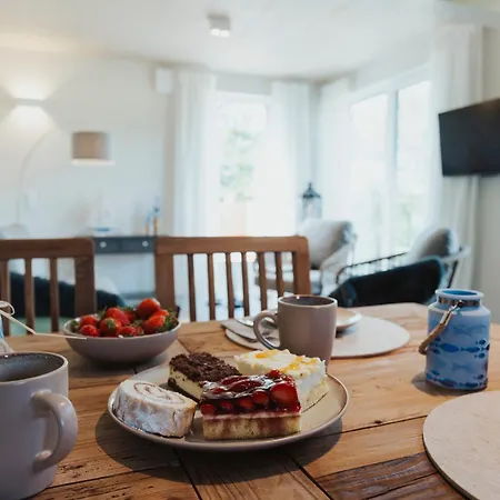 Holiday home Doppelhaushaelfte Thordis Sagard